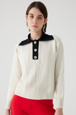 Amberly Cream Sweater Black Placket